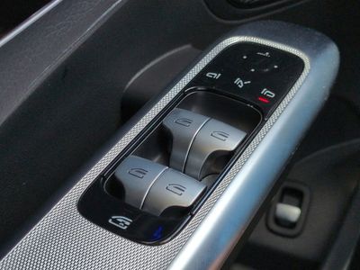2025 Mercedes-Benz GLC - Photo 25