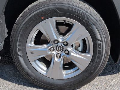 2024 Toyota RAV4 - Photo 11