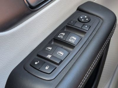2024 Chrysler Pacifica Hybrid - Photo 25