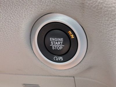 2024 Chrysler Pacifica Hybrid - Photo 30