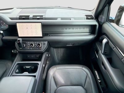 2024 Land Rover Defender 110 - Photo 19