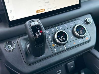 2024 Land Rover Defender 110 - Photo 30