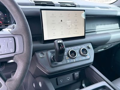2024 Land Rover Defender 110 - Photo 29