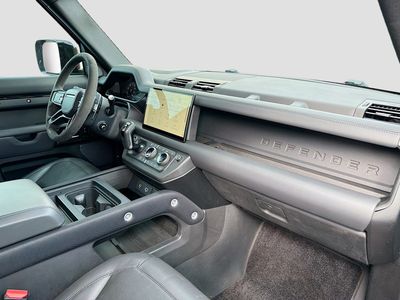 2024 Land Rover Defender 110 - Photo 15