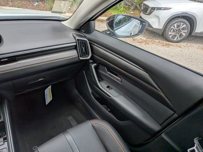 2026 Mazda CX-50 Hybrid - Photo 17