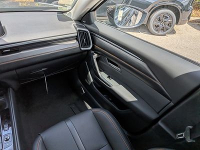 2026 Mazda CX-50 Hybrid - Photo 18