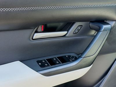 2026 Mazda CX-50 - Photo 24