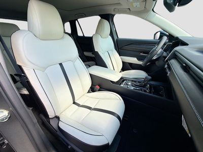 2026 Mazda CX-50 - Photo 16