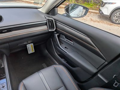 2026 Mazda CX-50 - Photo 17