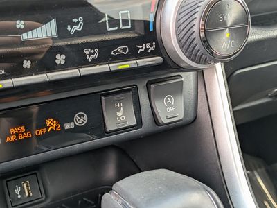 2023 Toyota RAV4 - Photo 34