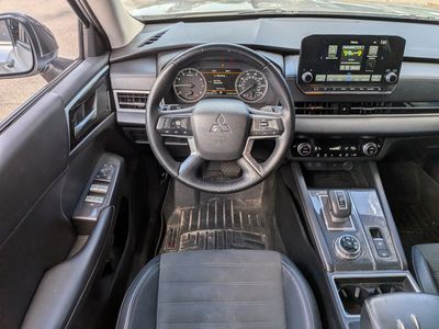 2022 Mitsubishi Outlander - Photo 17