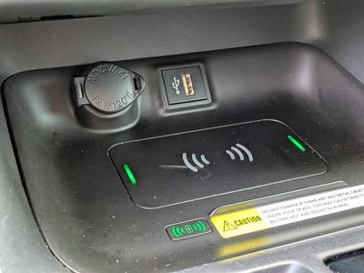 2024 Toyota RAV4 - Photo 32