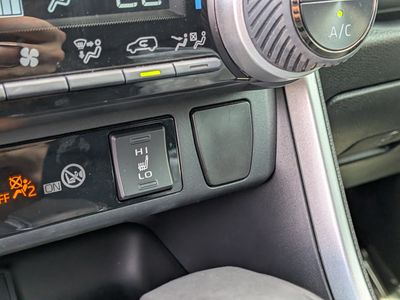 2024 Toyota RAV4 - Photo 33