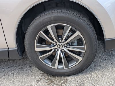 2021 Toyota Venza - Photo 11