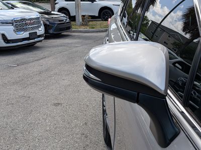 2021 Toyota Venza - Photo 12