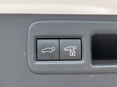 2021 Toyota Venza - Photo 14