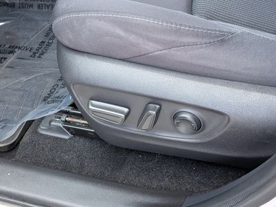 2021 Toyota Venza - Photo 22