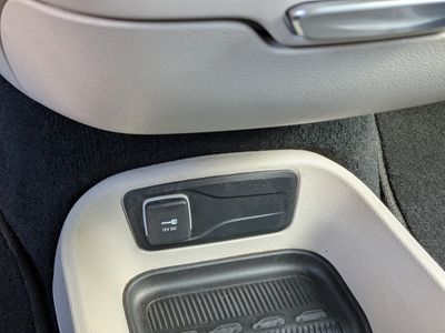 2024 Chrysler Pacifica - Photo 32