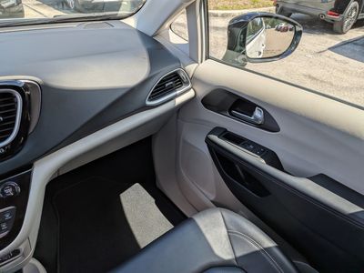 2024 Chrysler Pacifica - Photo 19