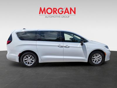 2024 Chrysler Pacifica - Photo 3