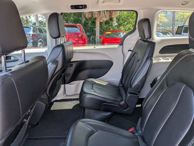 2024 Chrysler Pacifica - Photo 16