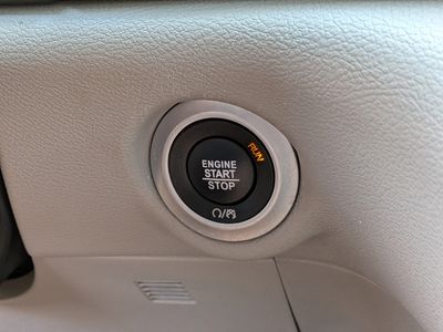 2024 Chrysler Pacifica - Photo 31