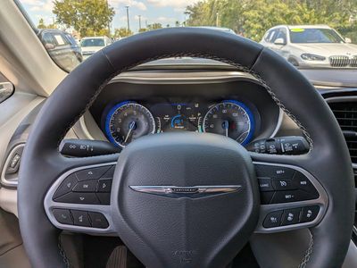 2024 Chrysler Pacifica - Photo 28