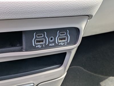 2024 Chrysler Pacifica - Photo 33