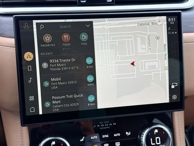 2022 Jaguar F-PACE - Photo 32