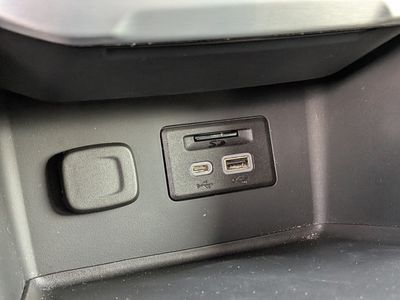 2021 GMC Acadia - Photo 31