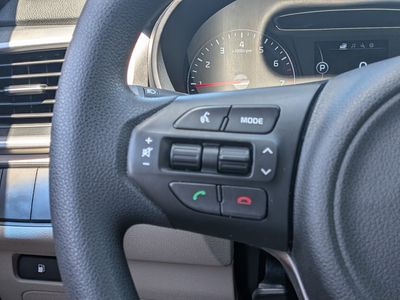 2017 Kia Sorento - Photo 24