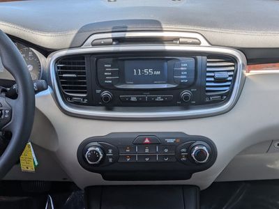 2017 Kia Sorento - Photo 19