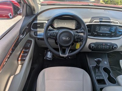 2017 Kia Sorento - Photo 17