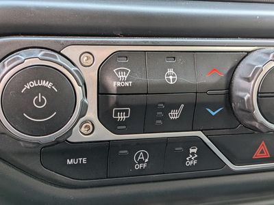 2023 Jeep Gladiator - Photo 30