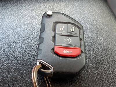 2023 Jeep Gladiator - Photo 35
