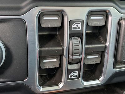 2023 Jeep Gladiator - Photo 23