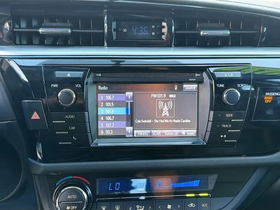 2015 Toyota Corolla - Photo 25