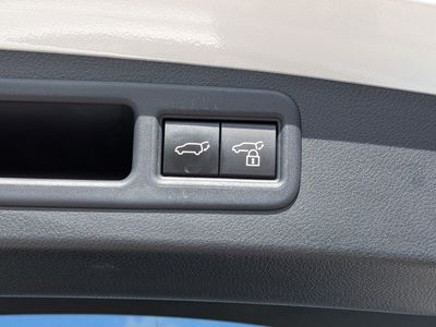 2025 Lexus RX - Photo 14