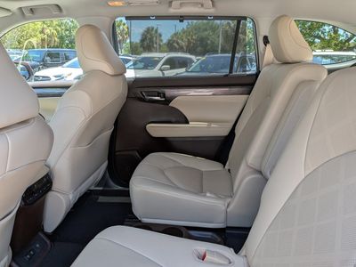 2021 Toyota Highlander - Photo 15