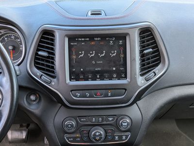 2020 Jeep Cherokee - Photo 18