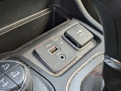 2020 Jeep Cherokee - Photo 29