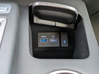 2025 Genesis GV70 - Photo 32