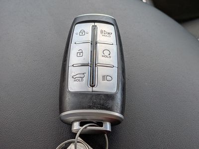 2025 Genesis GV70 - Photo 36
