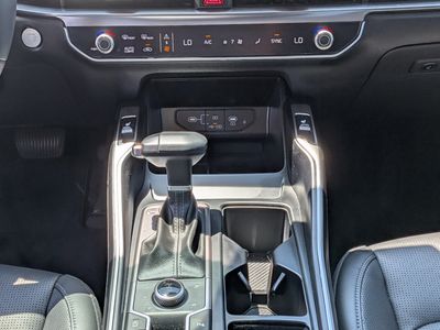2025 Kia Sorento - Photo 22