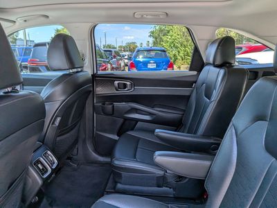 2025 Kia Sorento - Photo 15