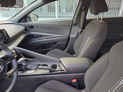 2025 Hyundai Elantra - Photo 12