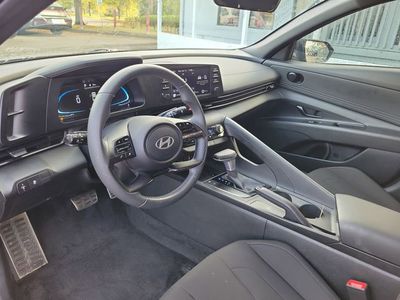 2025 Hyundai Elantra - Photo 11