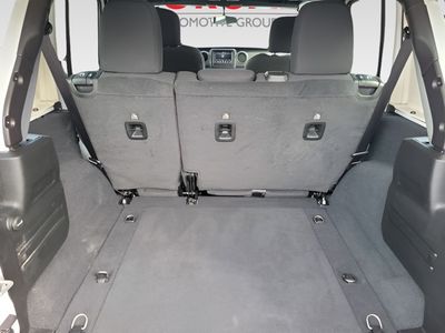 2022 Jeep Wrangler - Photo 9