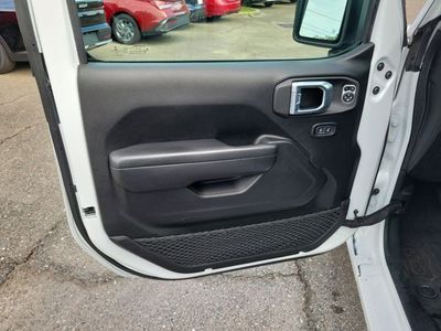 2022 Jeep Wrangler - Photo 10