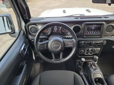 2022 Jeep Wrangler - Photo 26